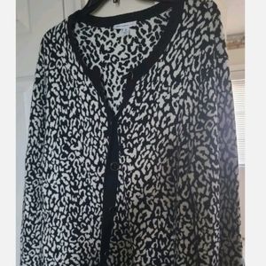 Isaac Mizrahi long sweater size 1x Cardigan